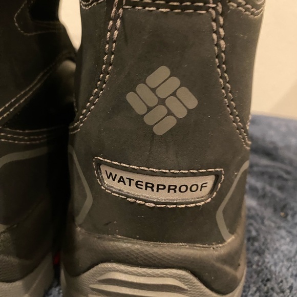 Black Colombia Snow boots waterproof size 8 boots very good condition - Picture 6 of 10